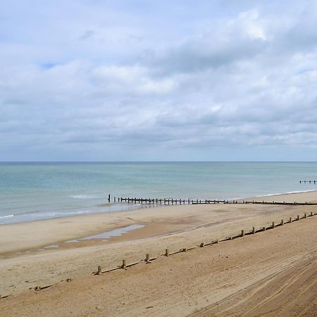 Rosemarys Sea View Villa Bacton  Exterior photo